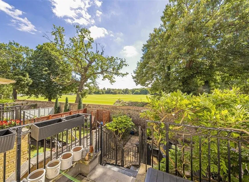 Admiralty Way, Teddington, TW11, photo 8