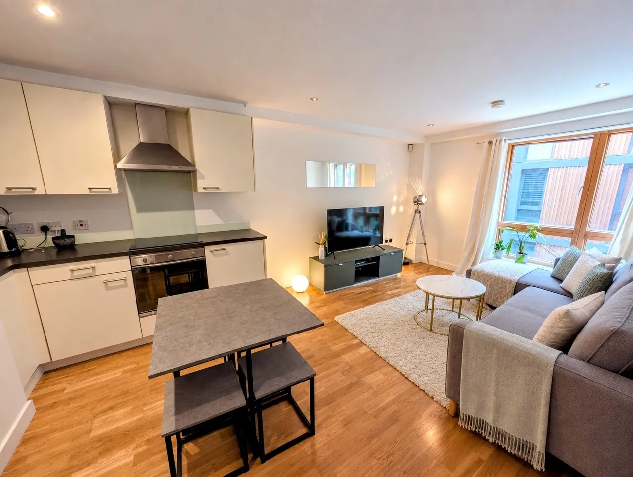 1 bed flat to rent, The Base, City Centre, M15