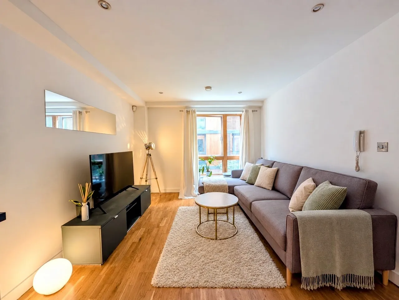 The Base, City Centre, M15, photo 2