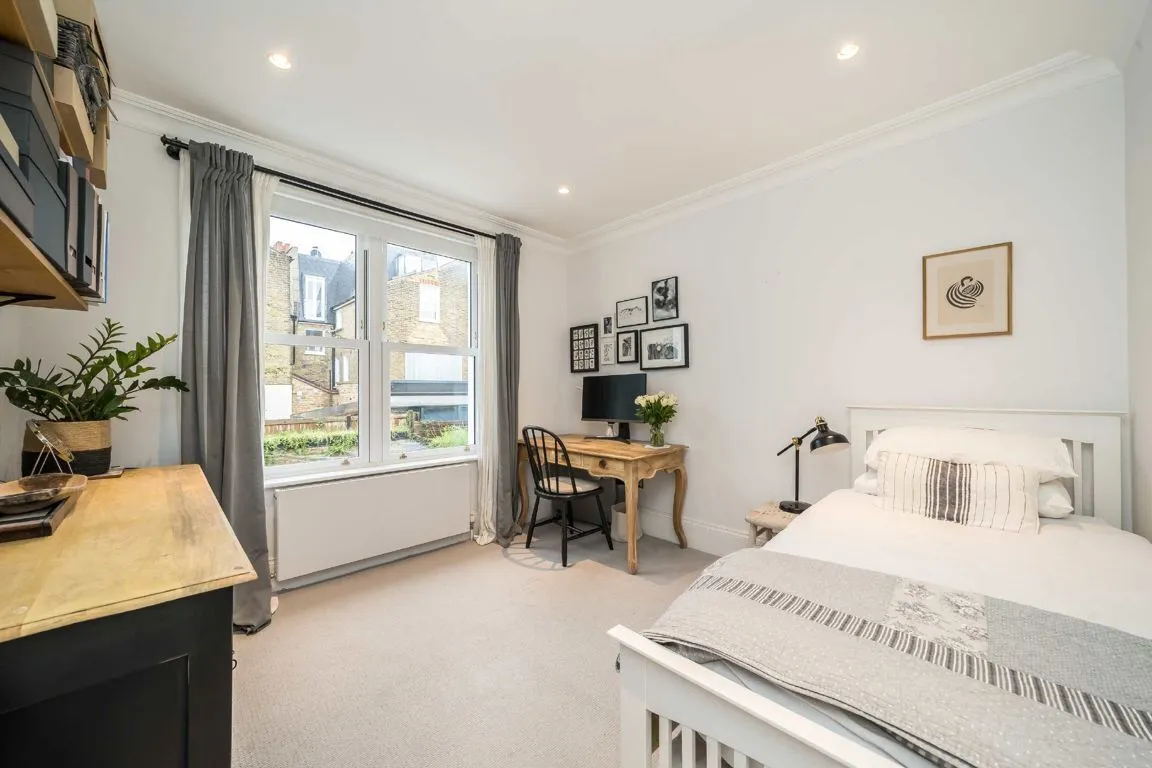 Fernside Road, SW12, photo 13