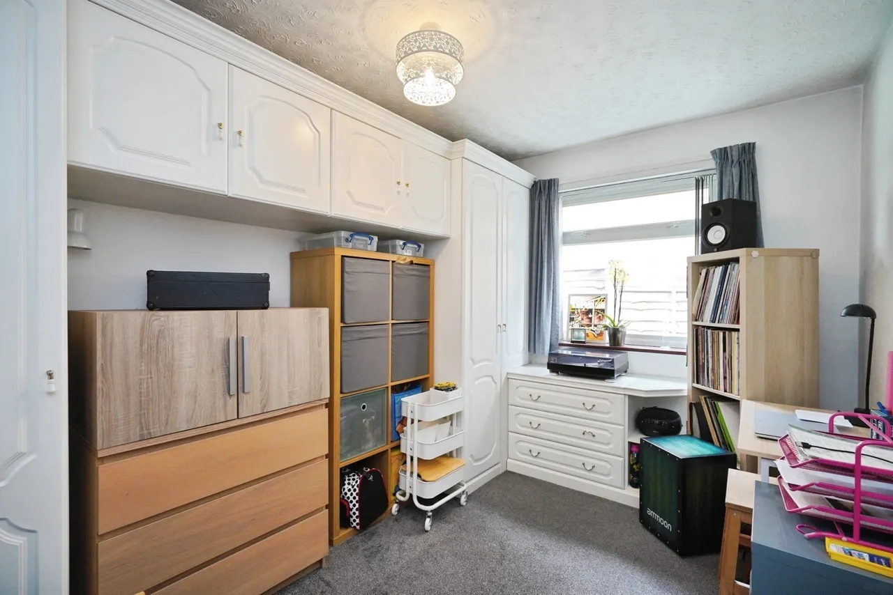St. Andrews Drive, Burton-on-Trent, DE13, photo 12