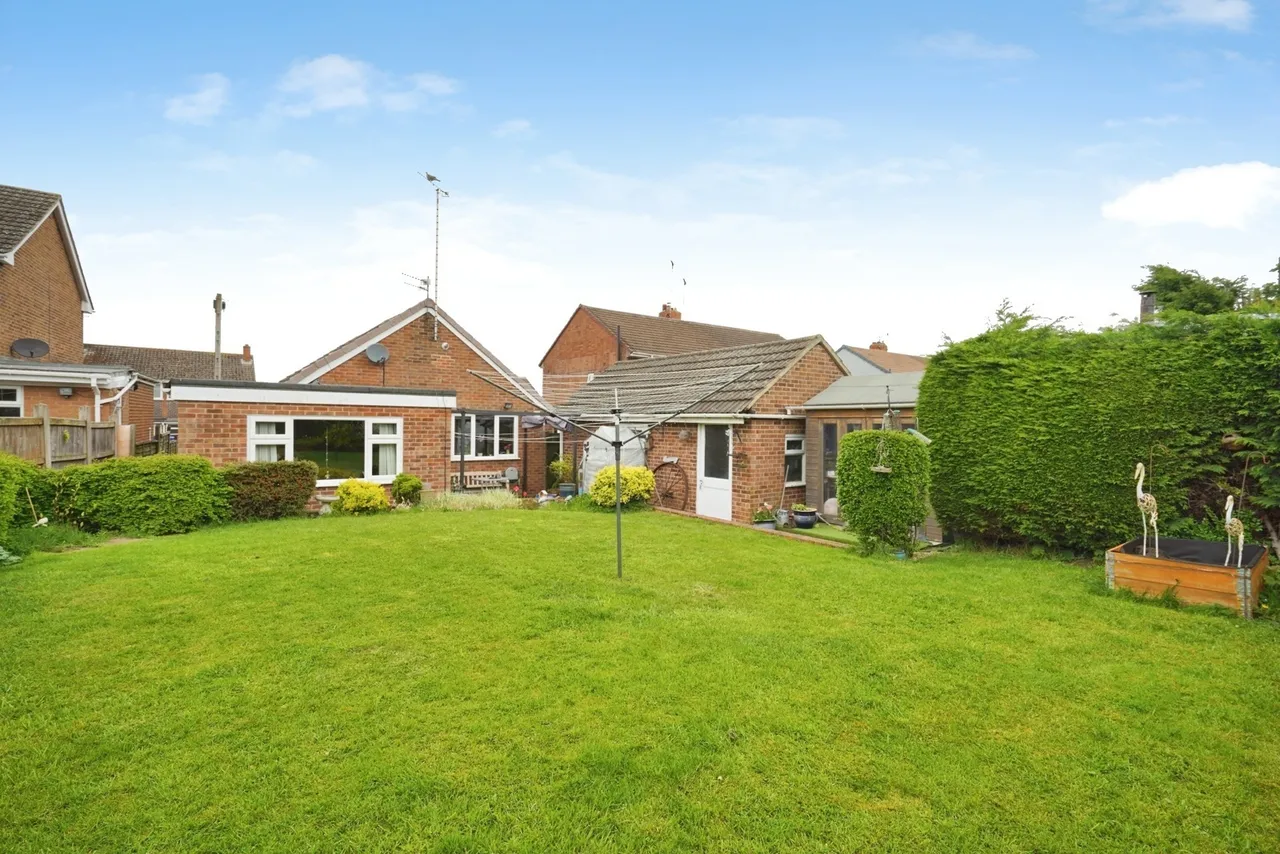 St. Andrews Drive, Burton-on-Trent, DE13, photo 2
