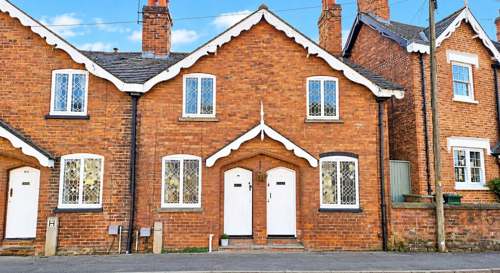2 bed house to rent, High Street, Repton