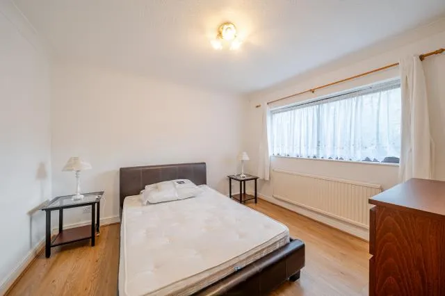 Spencer Close, London, N3, photo 11