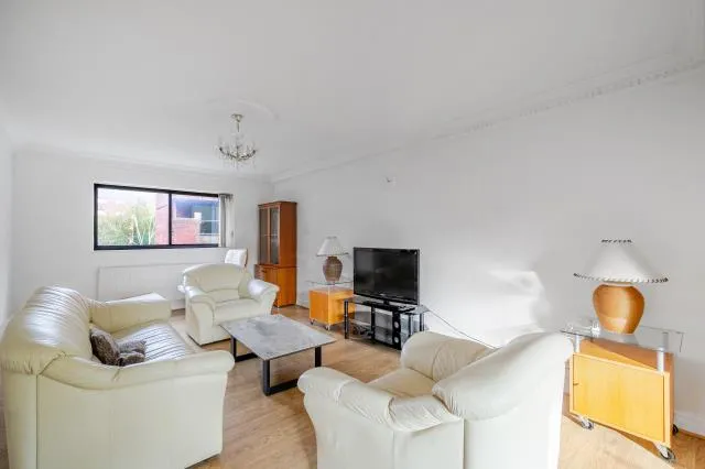 Spencer Close, London, N3, photo 3