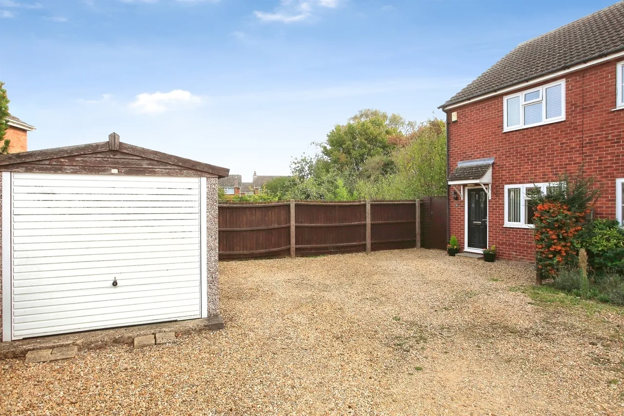 Manor Close, Peterborough, PE6, photo 12