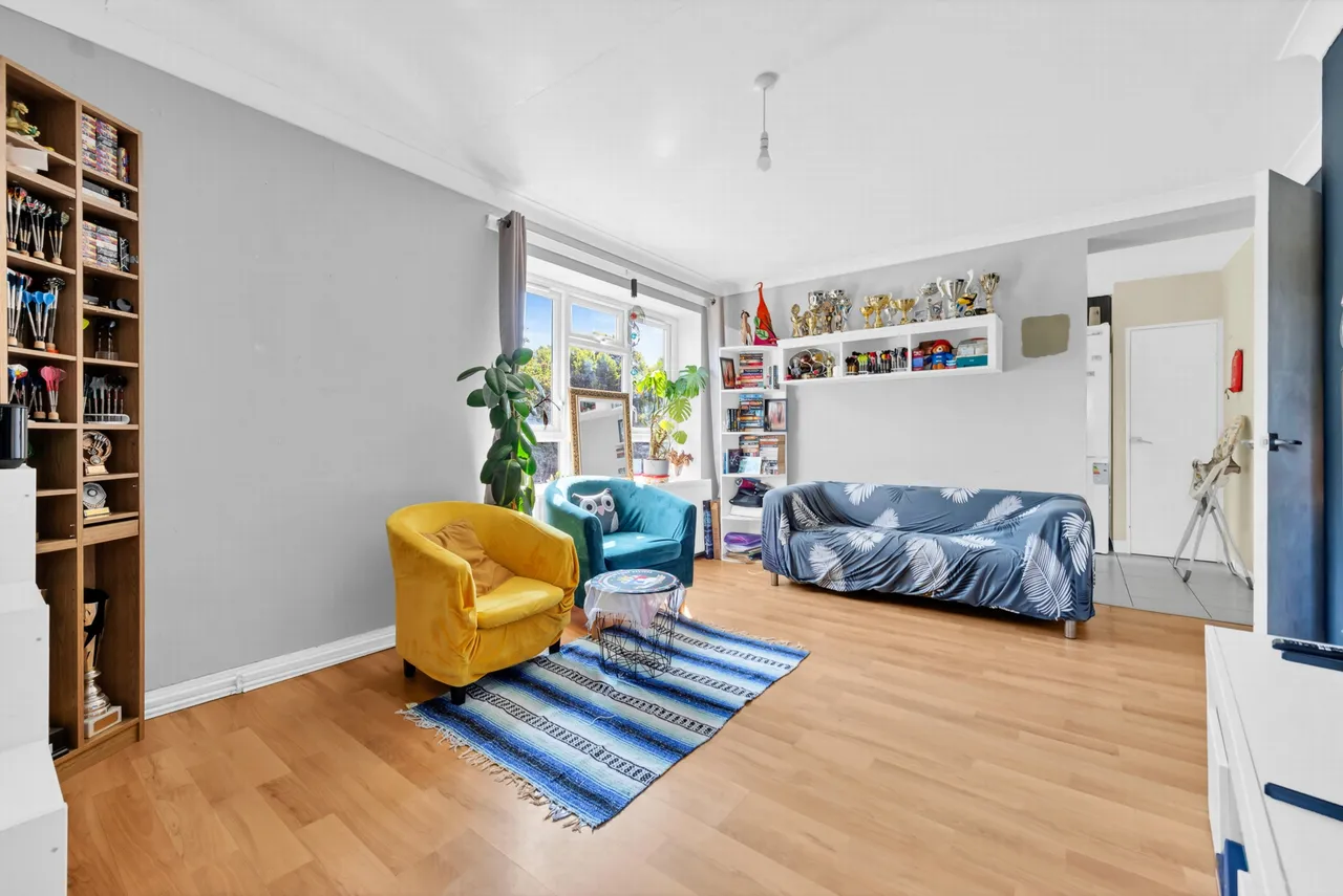 Strongbow Crescent, Eltham, SE9 1DP, photo 2
