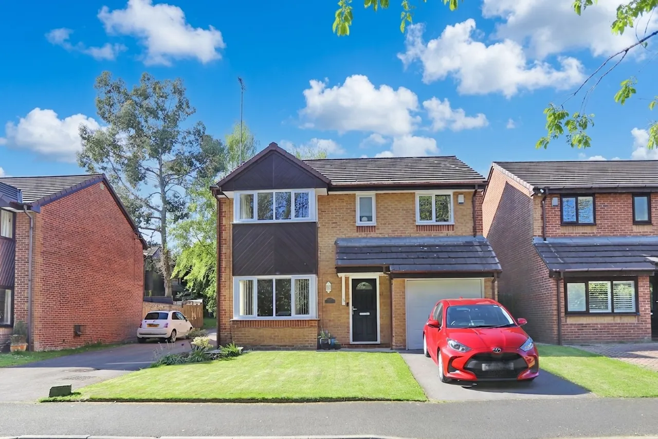 4 bed house for sale, Butterstile Close, Prestwich, M25