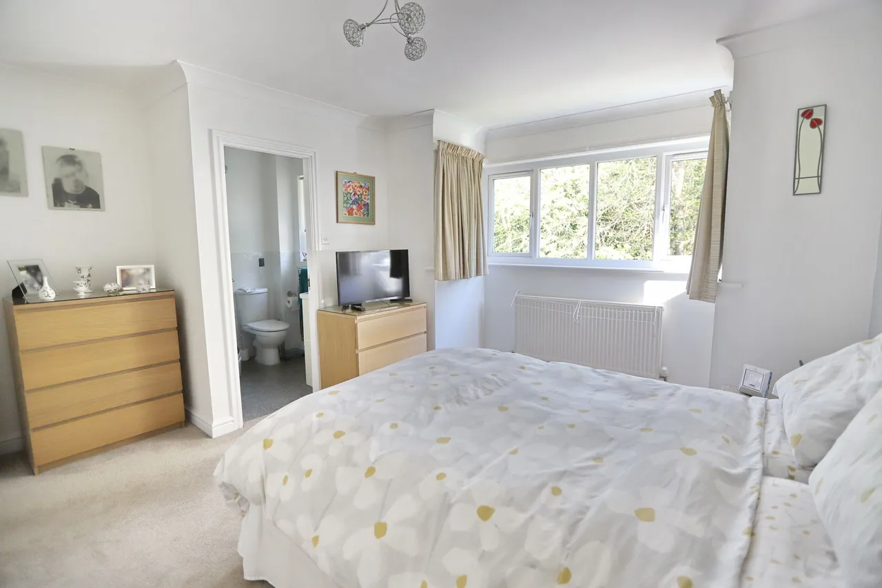 Butterstile Close, Prestwich, M25, photo 15