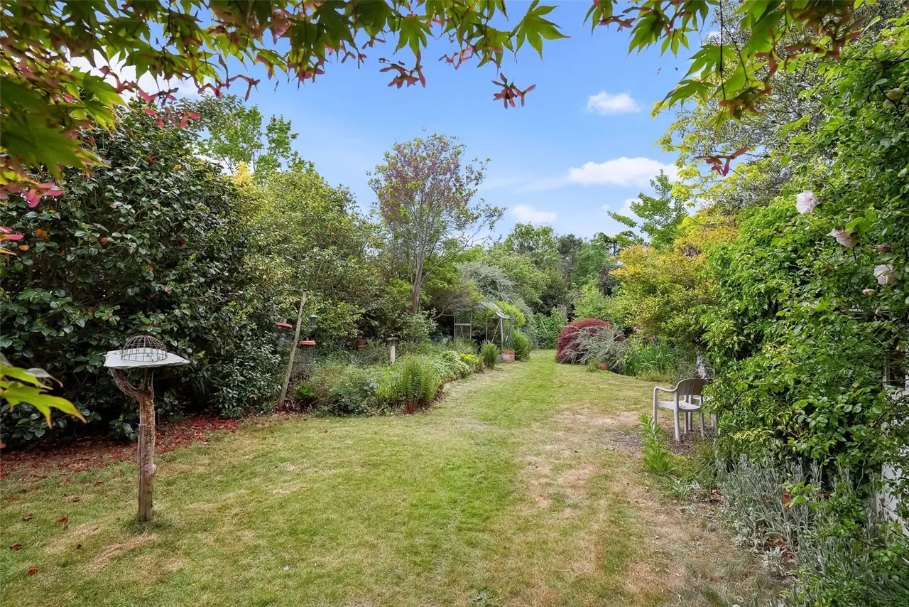 Nightingale Road, Hampton, TW12 3HU, photo 2