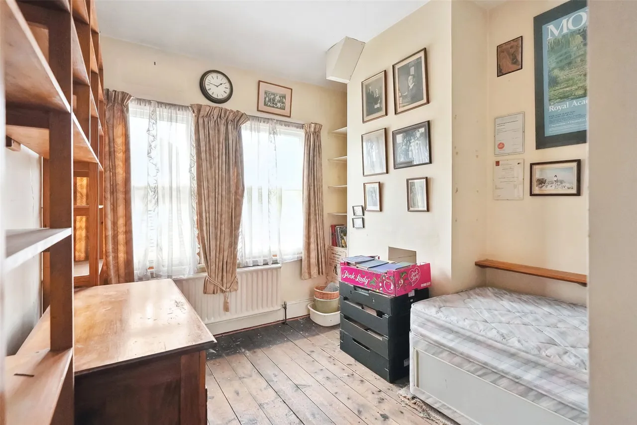 Nightingale Road, Hampton, TW12 3HU, photo 12