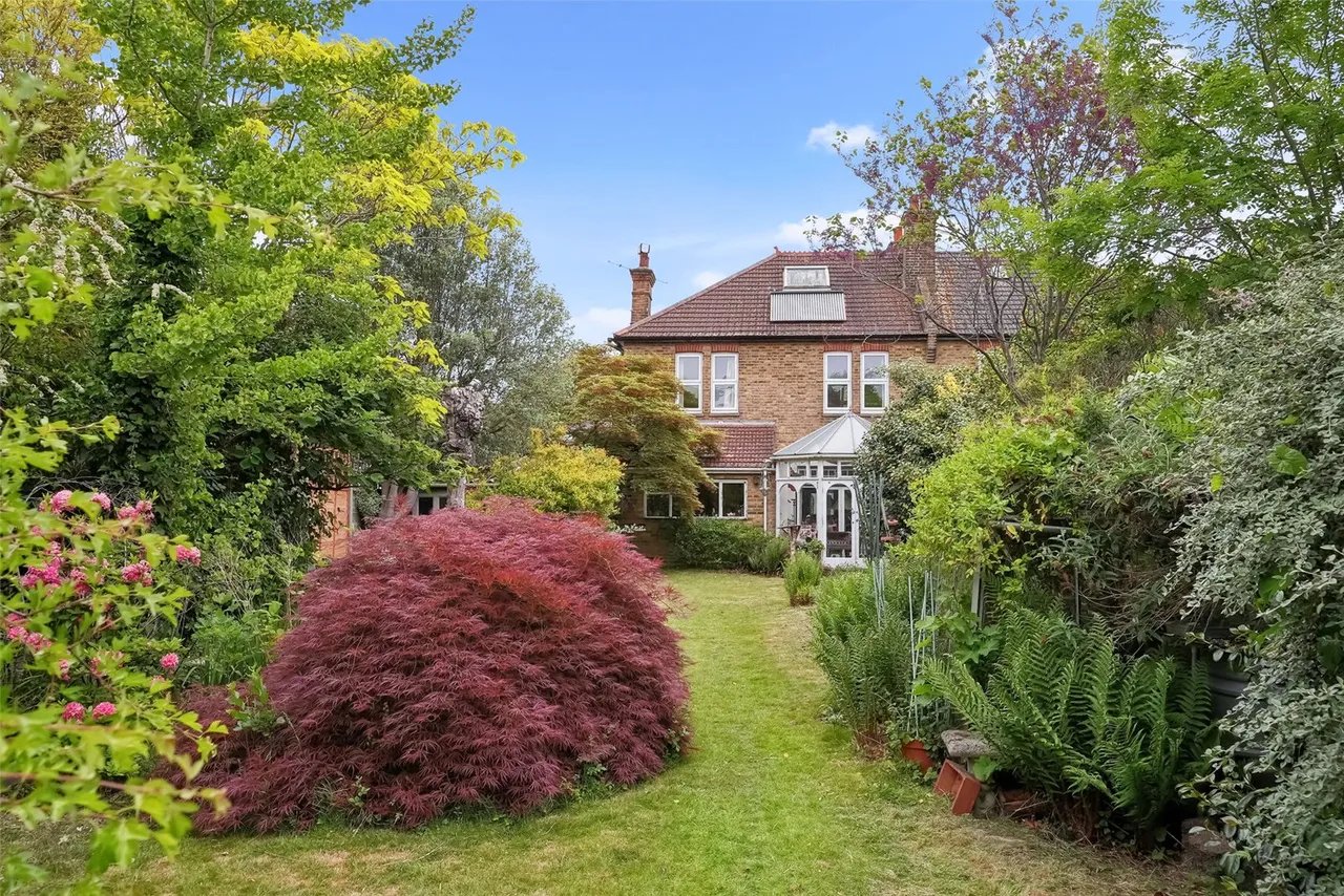 Nightingale Road, Hampton, TW12 3HU, photo 17