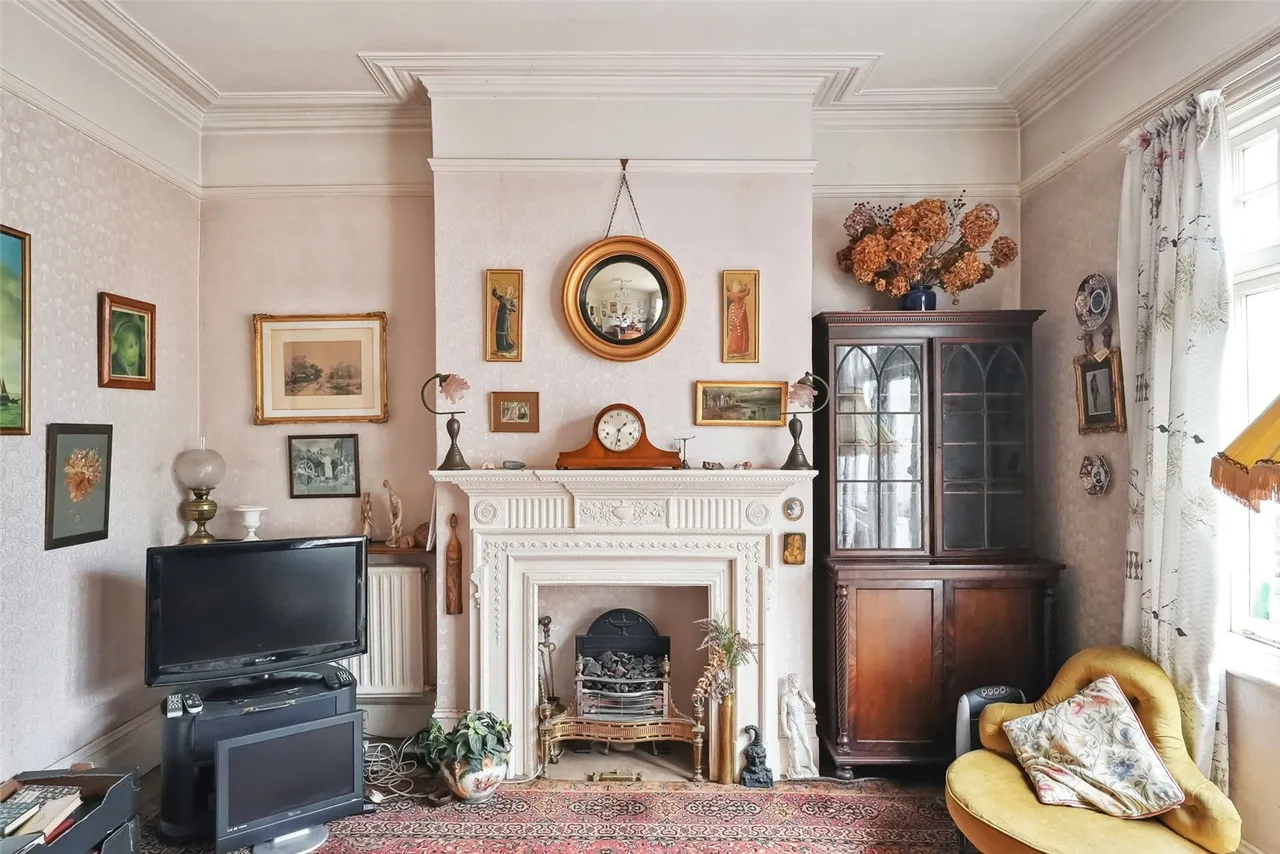 Nightingale Road, Hampton, TW12 3HU, photo 4