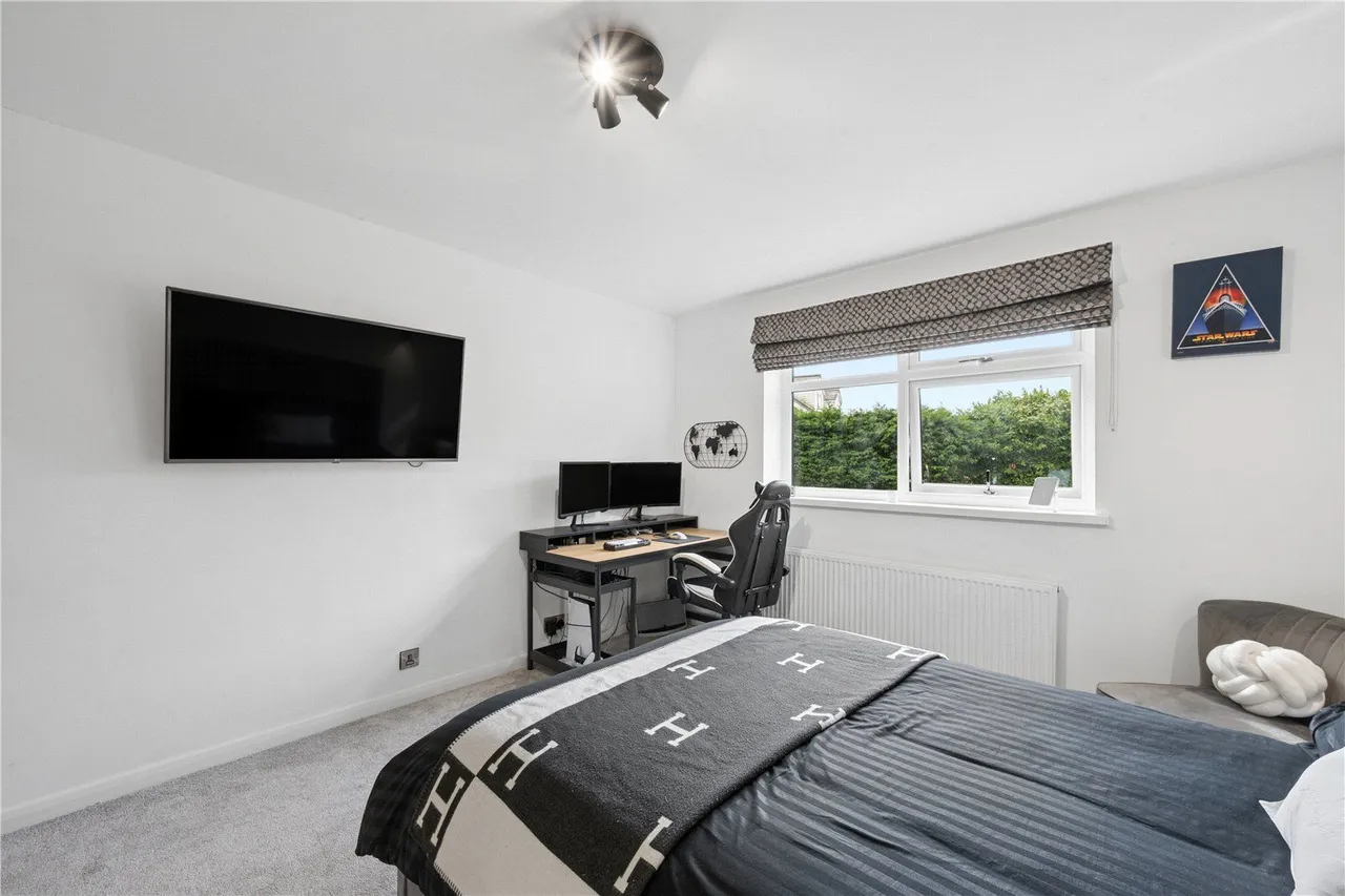 Milton Court, Wakefield, WF3, photo 30