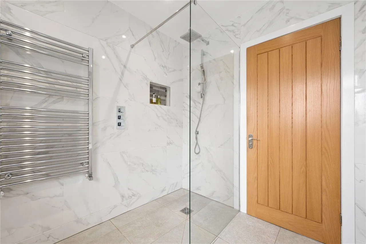 Milton Court, Wakefield, WF3, photo 32