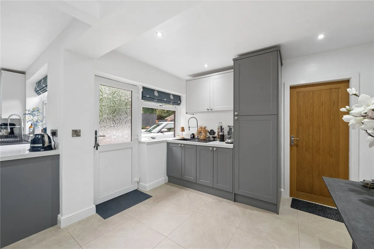Milton Court, Wakefield, WF3, photo 37