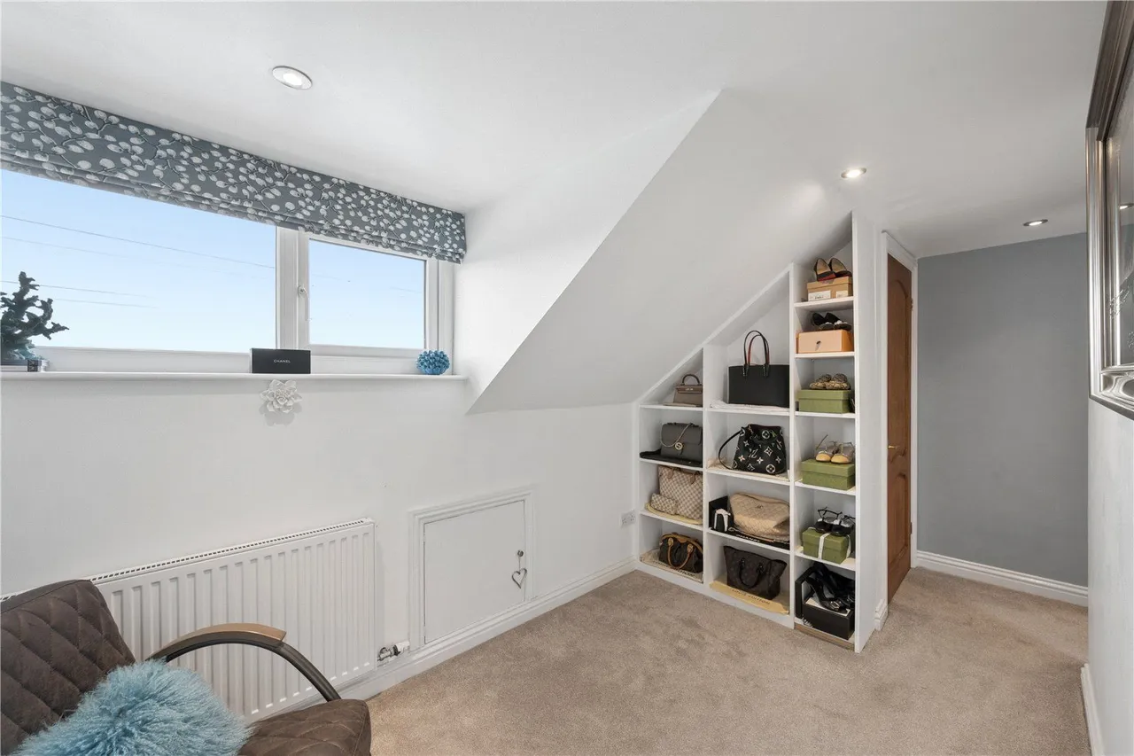 Milton Court, Wakefield, WF3, photo 17
