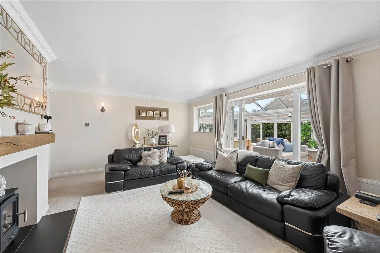 Milton Court, Wakefield, WF3, photo 10
