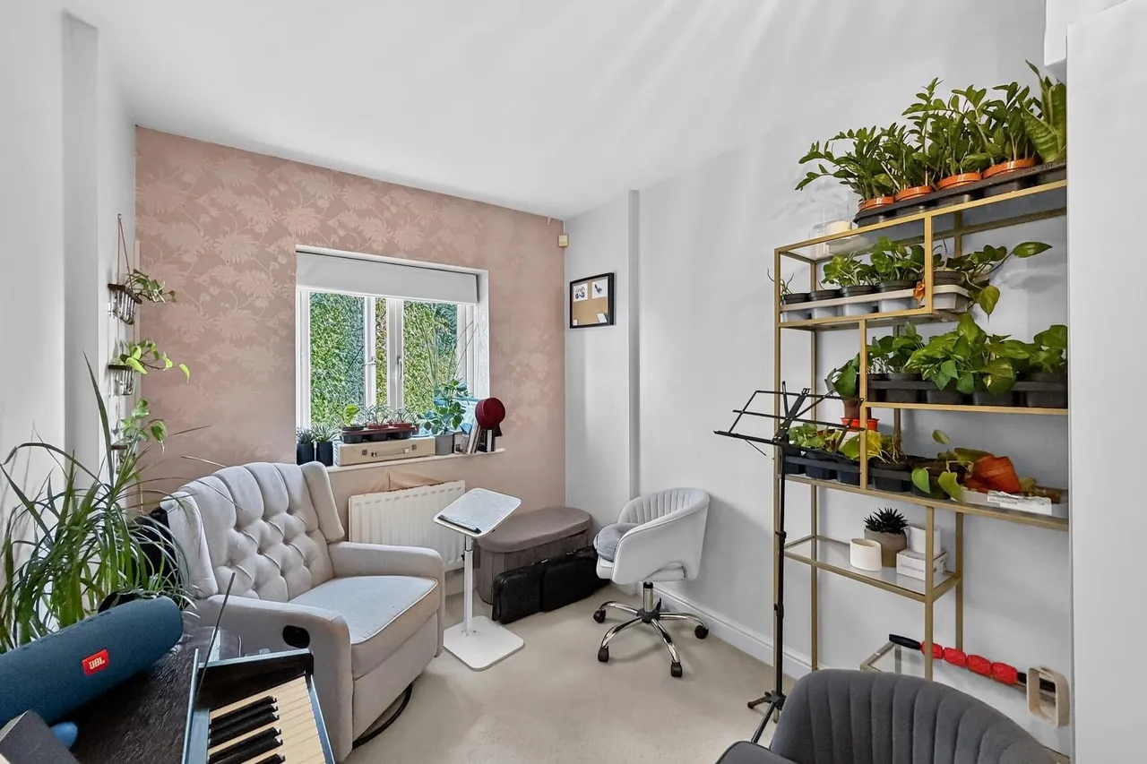Rosefinch Road, Altrincham, Cheshire WA14 5YB, photo 11