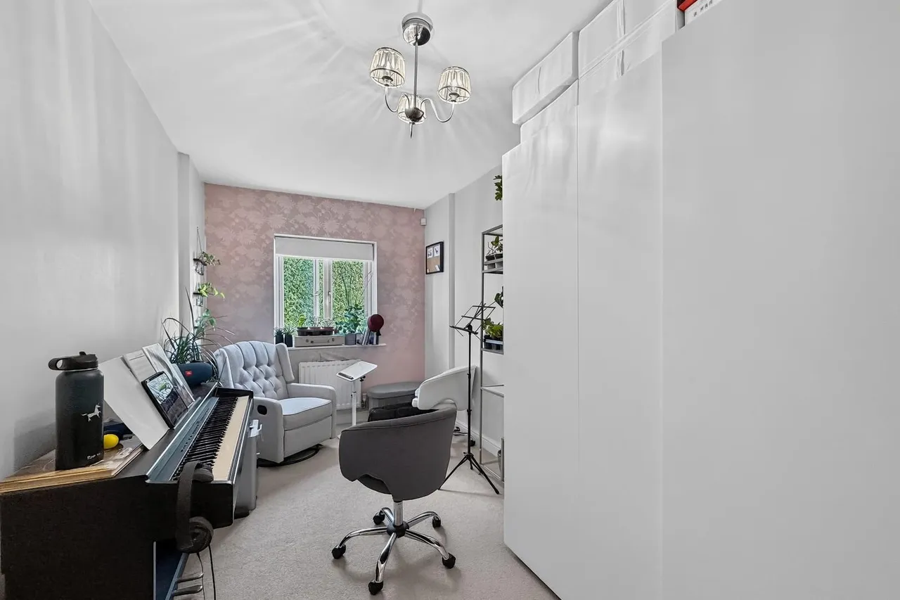 Rosefinch Road, Altrincham, Cheshire WA14 5YB, photo 12