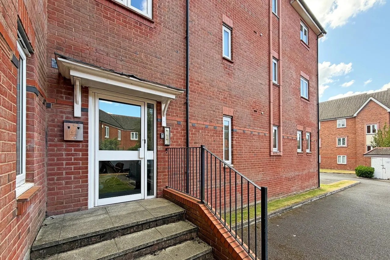 Rosefinch Road, Altrincham, Cheshire WA14 5YB, photo 18