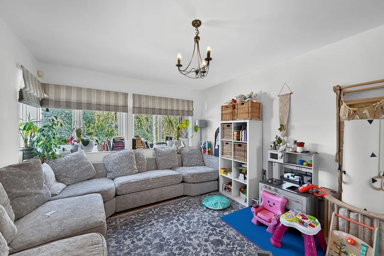 Rosefinch Road, Altrincham, Cheshire WA14 5YB, photo 6