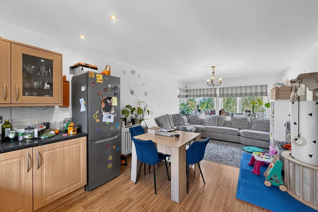 Rosefinch Road, Altrincham, Cheshire WA14 5YB, photo 4