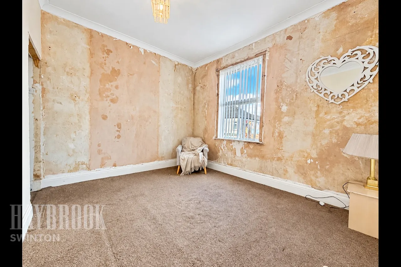 Kilnhurst Road, Rawmarsh, photo 13