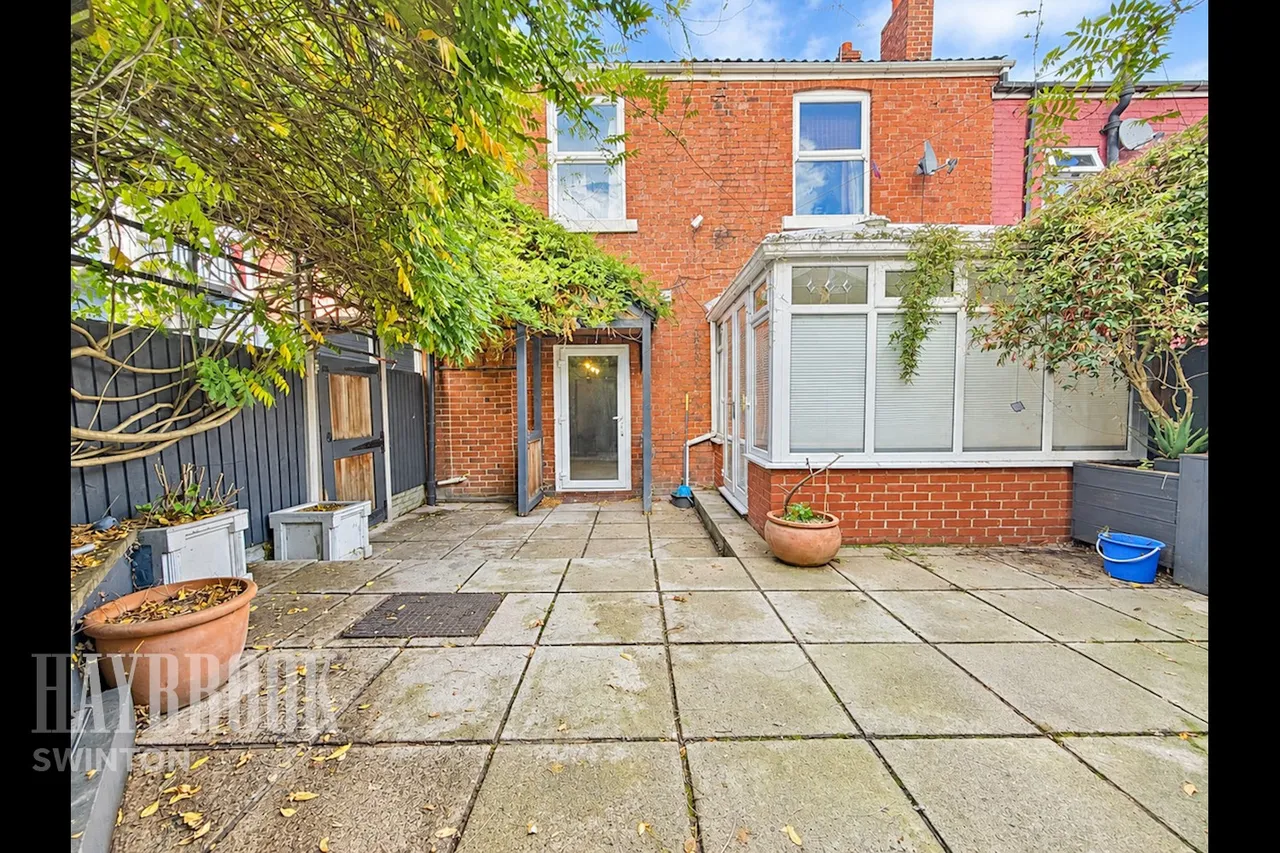 Kilnhurst Road, Rawmarsh, photo 22