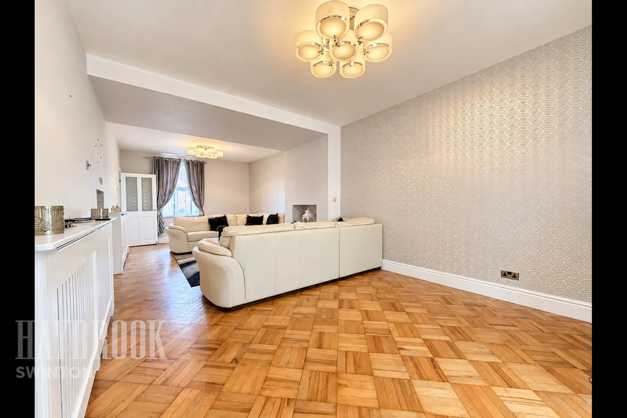 Kilnhurst Road, Rawmarsh, photo 7
