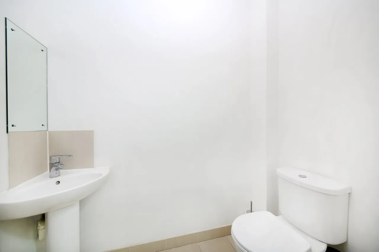 Bridges Court Road, London, SW11, photo 10