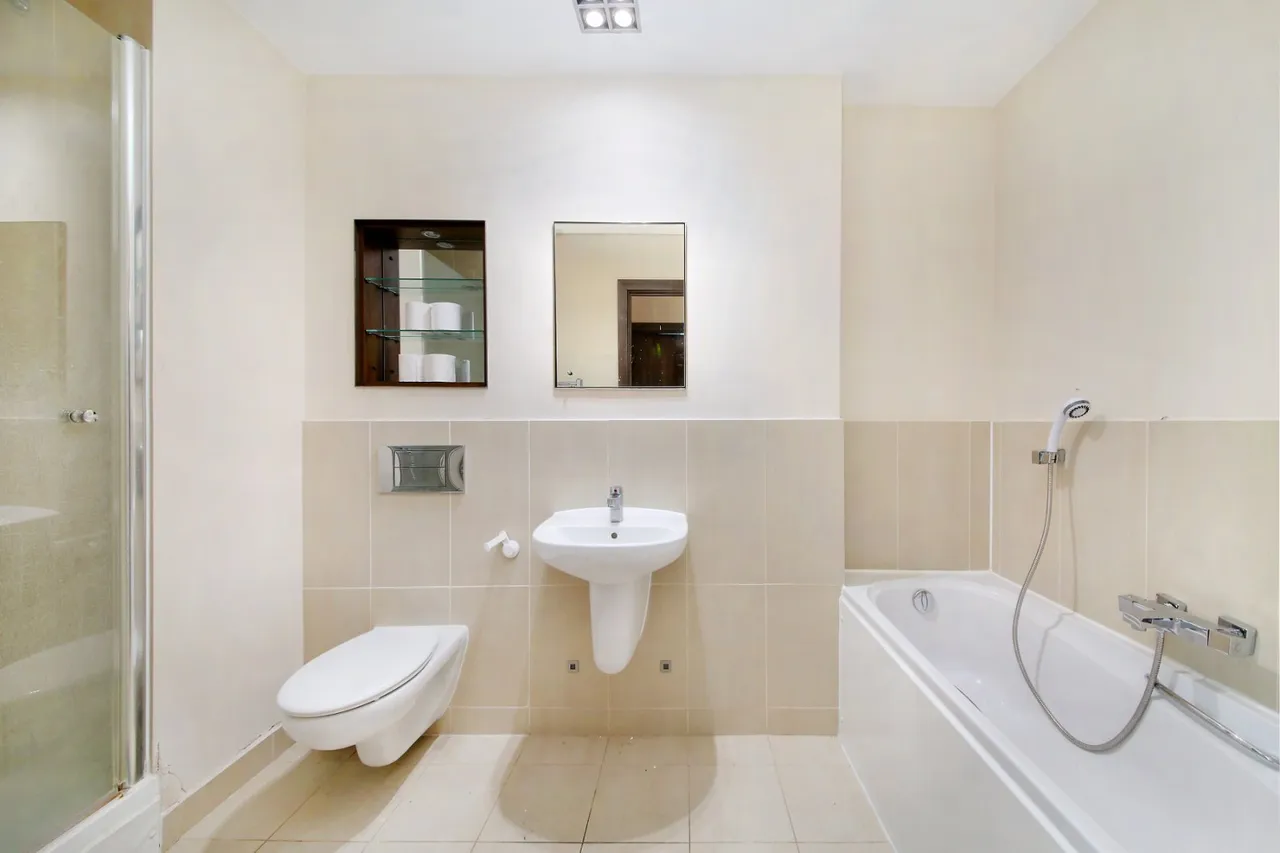 Bridges Court Road, London, SW11, photo 5