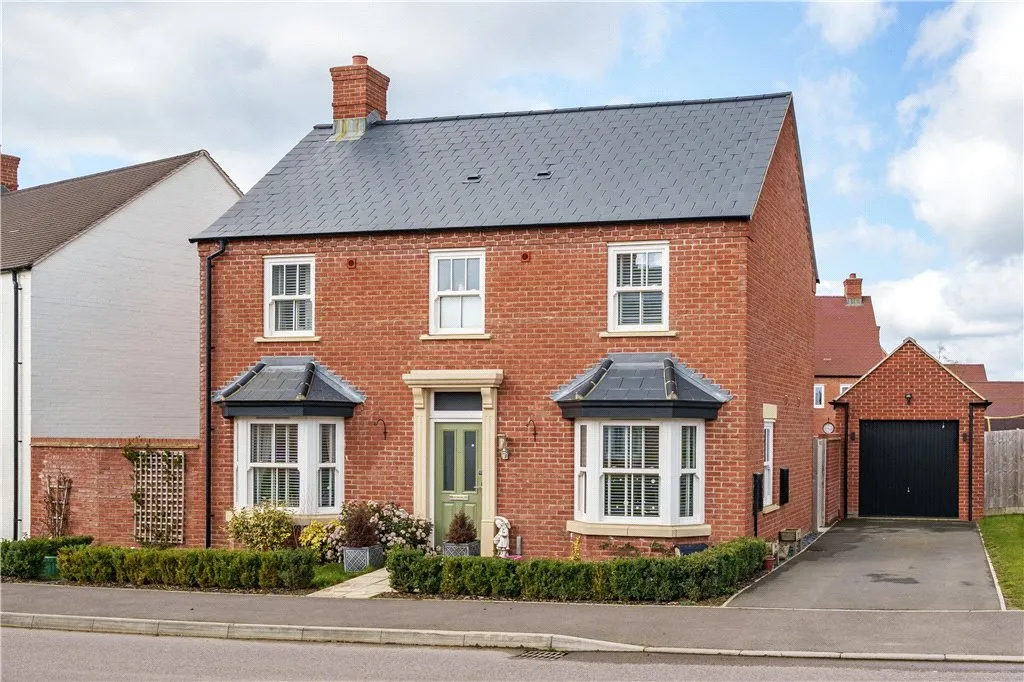 3 bed house for sale, Hexham Street, Towcester, NN12