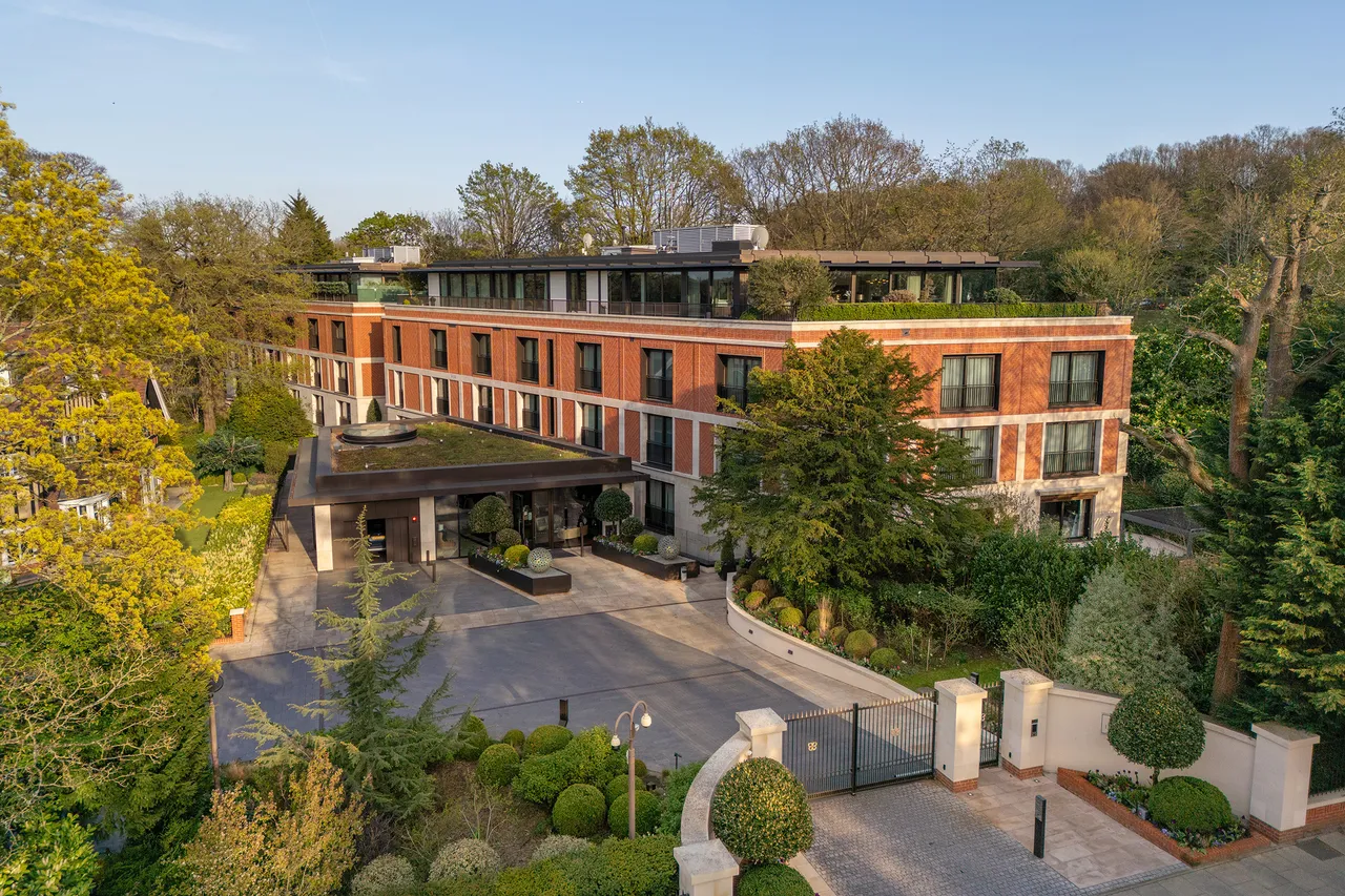 5 bed flat for sale — Buxmead, The Bishops Avenue, London