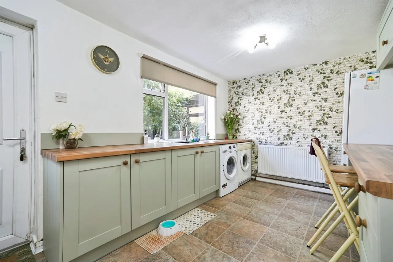 Sandmoor Close, Thornton, BRADFORD, photo 9