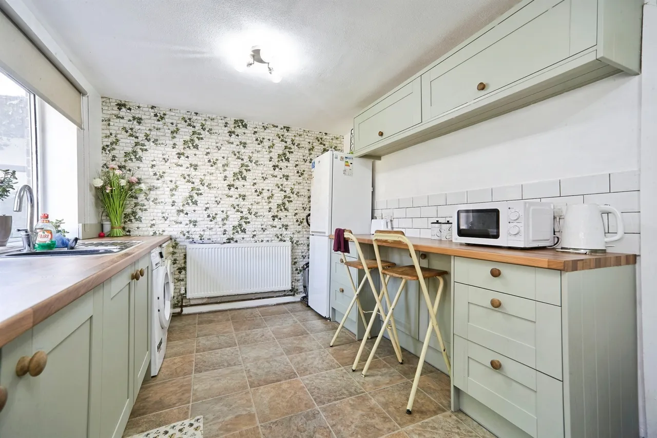 Sandmoor Close, Thornton, BRADFORD, photo 6