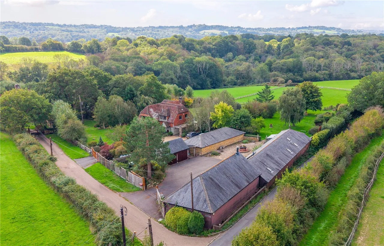 4 bed flat for sale, Hadlow Down Road, Crowborough, TN6