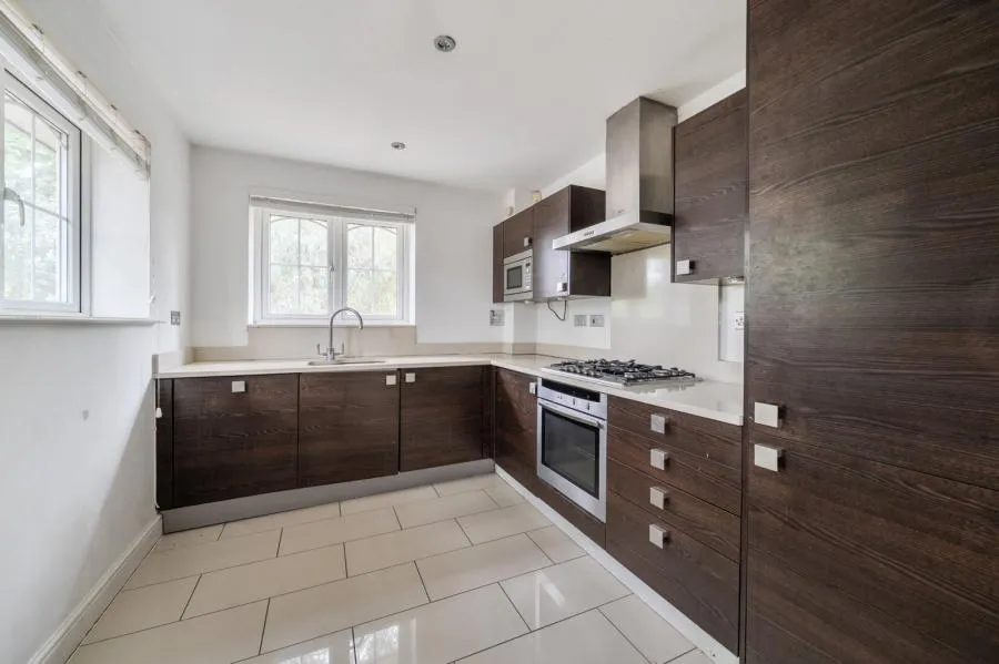 North Street, Winkfield, SL4, photo 3
