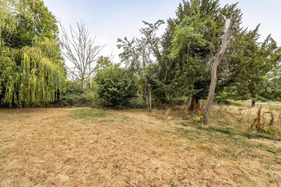 North Street, Winkfield, SL4, photo 11