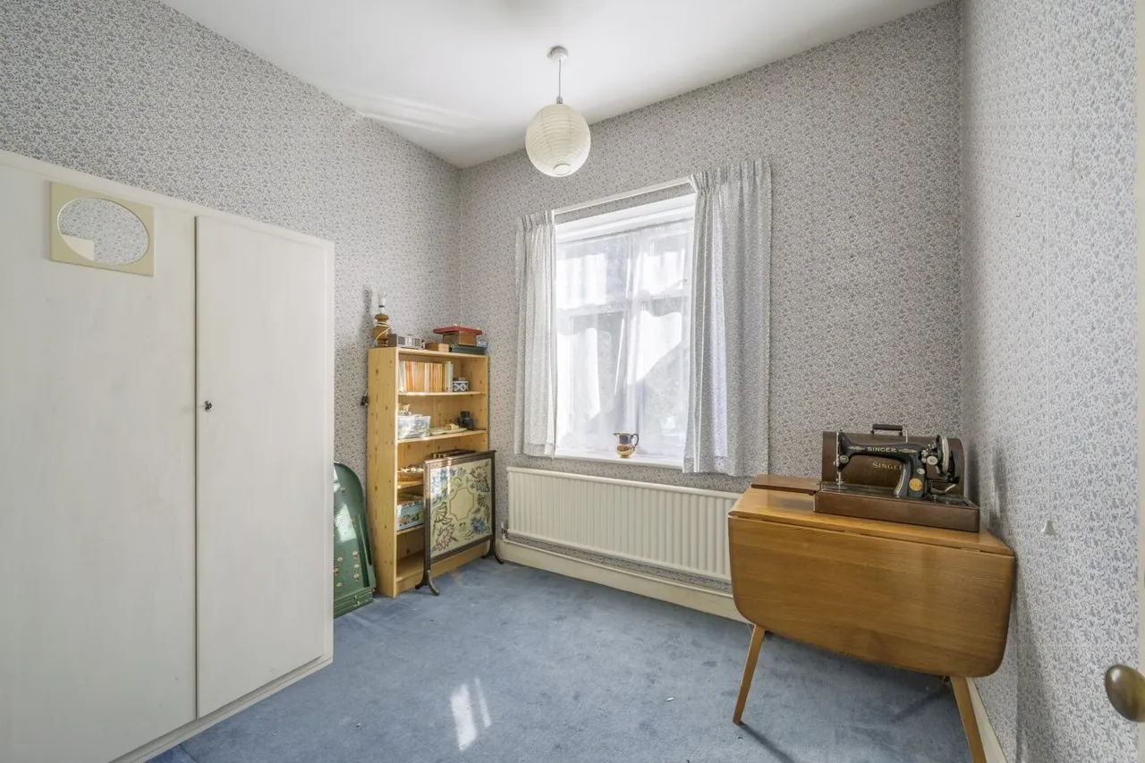Cirencester Road, South Cerney, GL7, photo 8