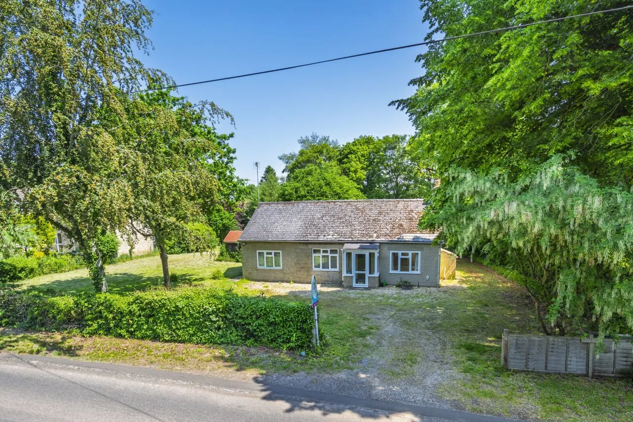 Cirencester Road, South Cerney, GL7, photo 11