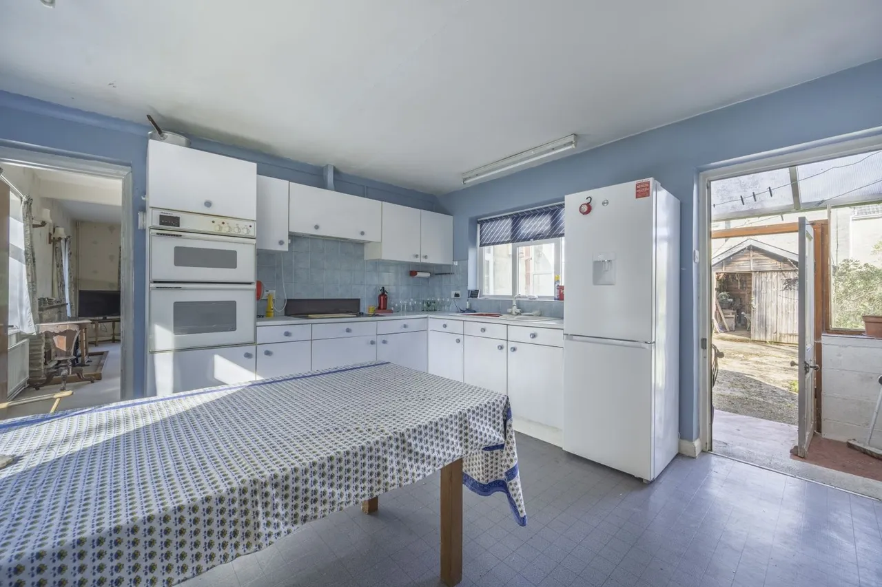 Cirencester Road, South Cerney, GL7, photo 5