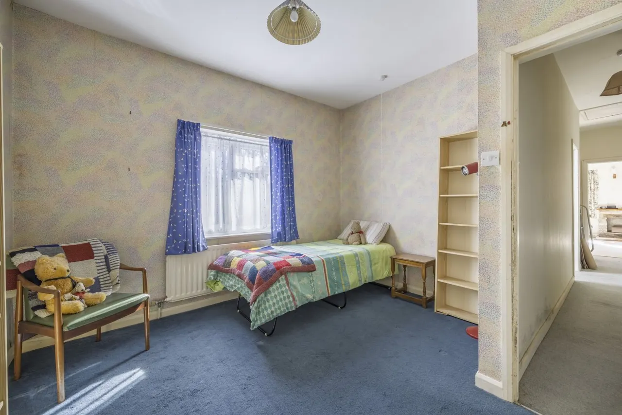 Cirencester Road, South Cerney, GL7, photo 9