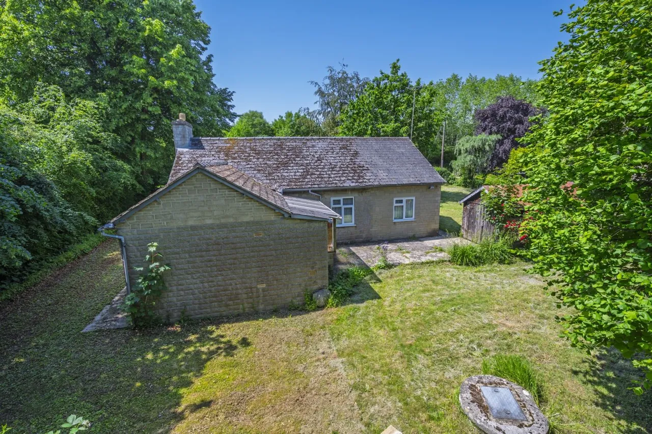 Cirencester Road, South Cerney, GL7, photo 14