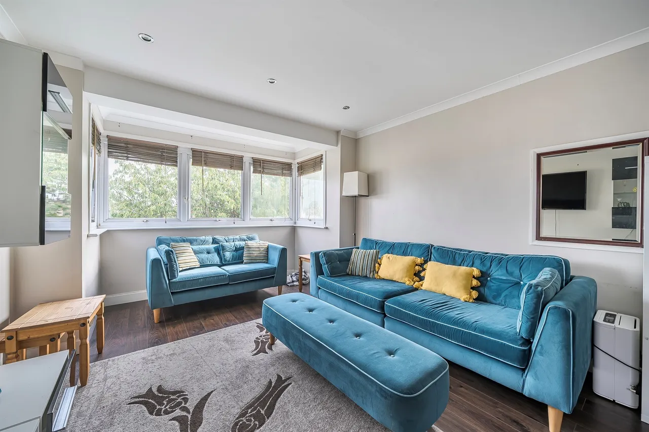 2 bed flat for sale, Chase Road, London, N14