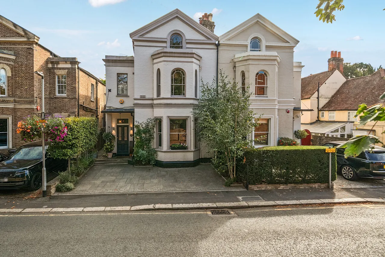 5 bed house for sale, High Street, Datchet, SL3