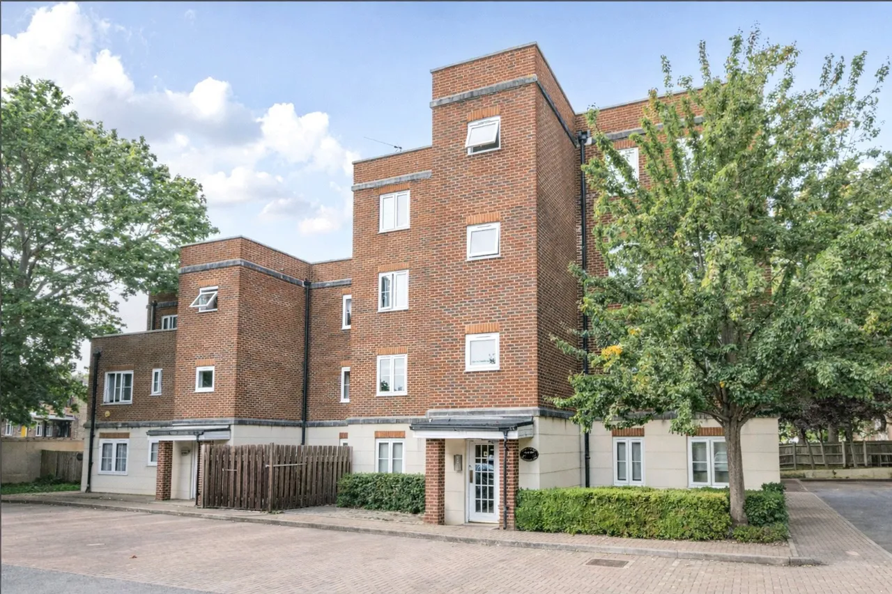 Lordship Lane, SE22, photo 11