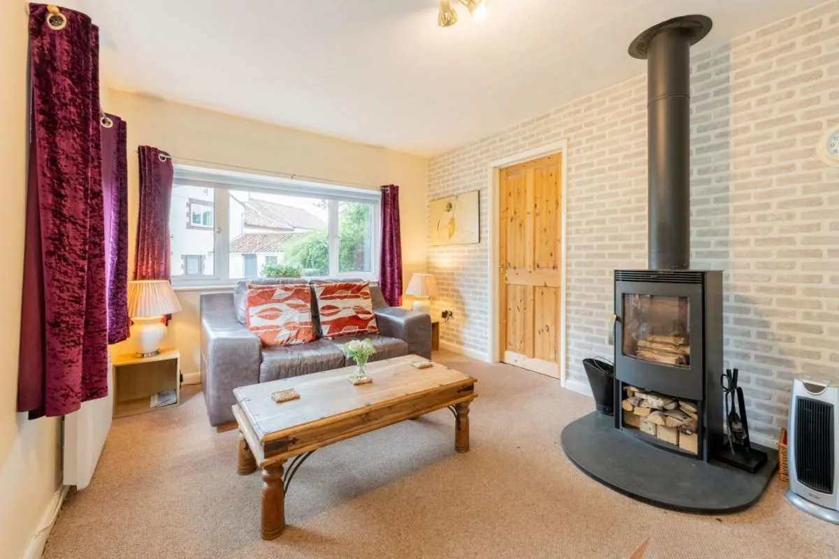 Substantial family home offering versatile multigenerational living with no onward chain, photo 26