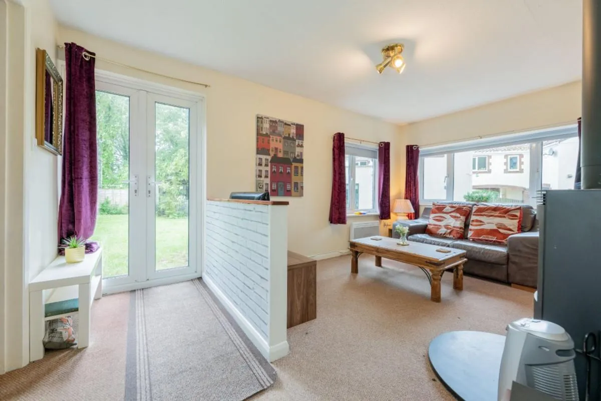 Substantial family home offering versatile multigenerational living with no onward chain, photo 27
