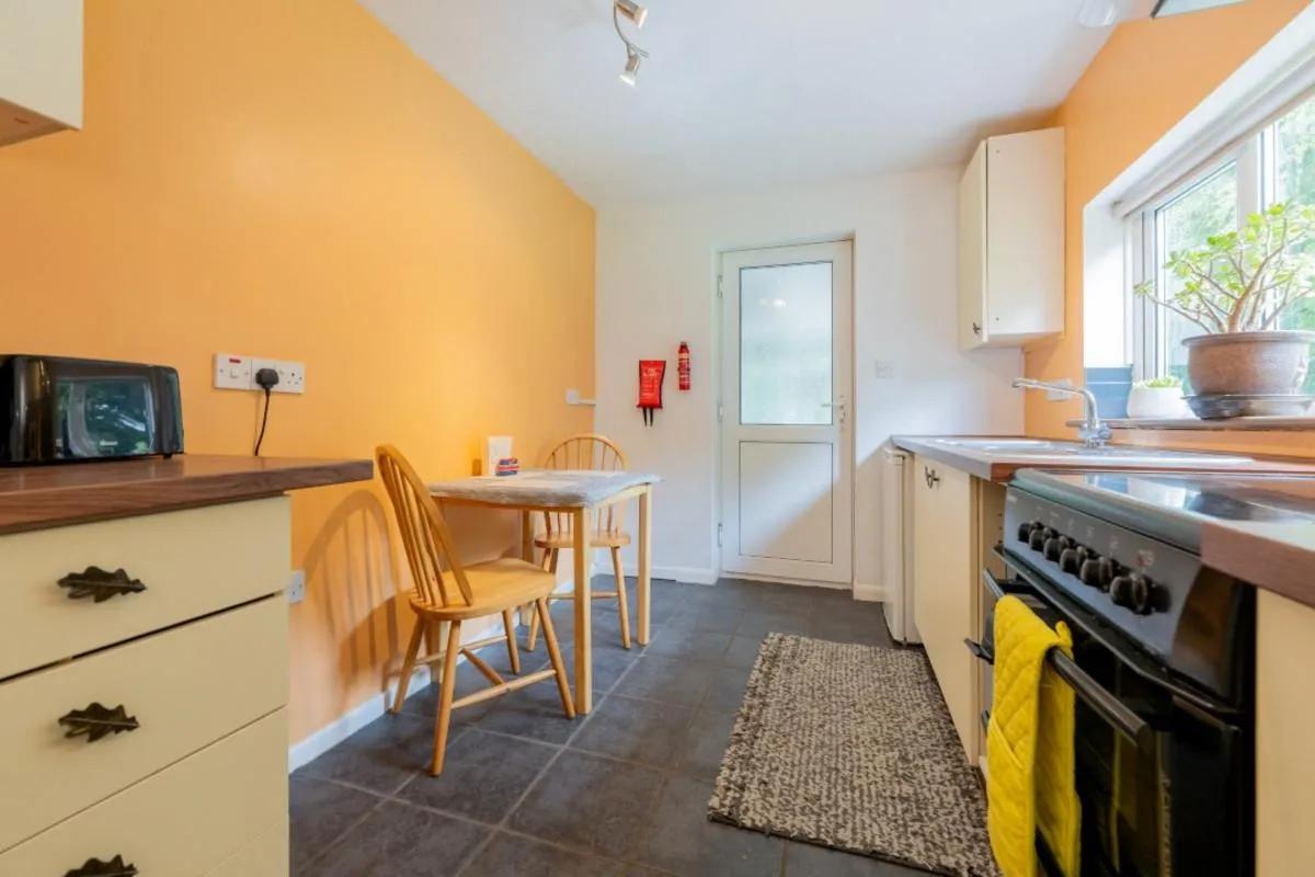 Substantial family home offering versatile multigenerational living with no onward chain, photo 32